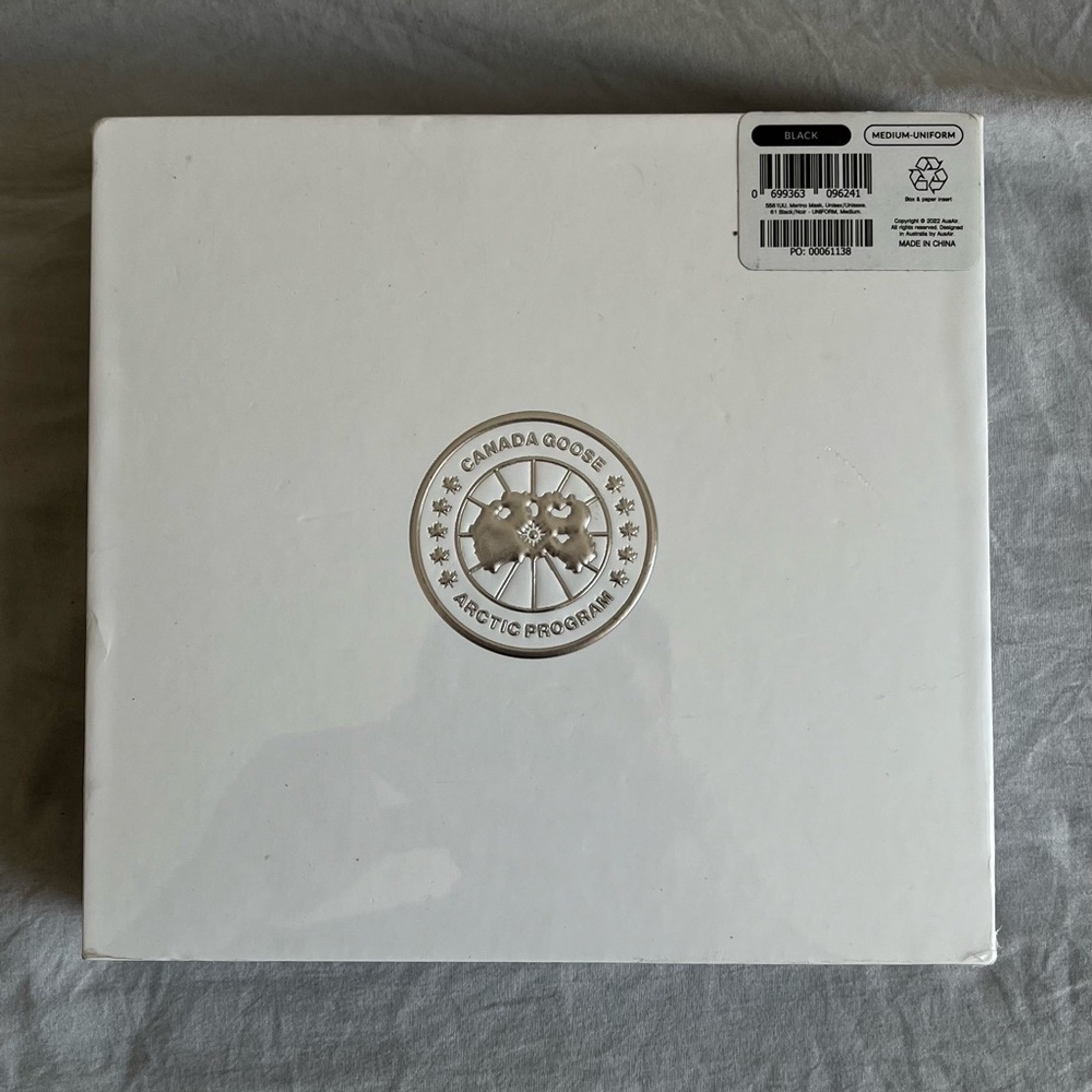 Canada Goose Merino mask NEW